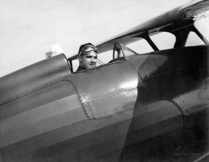 Impresión 8x10 Howard Hughes a bordo de avión por Charles Bulloch #CBHH - Imagen 1 de 1