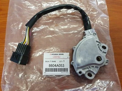 Interruptor de segurança neutro MITSUBISHI Montero Pajero genuíno 8604A053 - Imagem 1 de 3