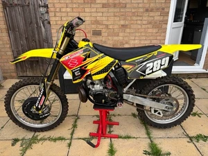 SUZUKI RM250 2005 2 STROKE MX BIKE MOTO X - Picture 1 of 8