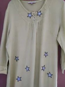 Pretty Sun Top with A Cascade of Large Patches of Stars Size 16/18 New Unworn - Picture 1 of 3