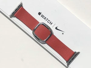 GENUINE APPLE WATCH MODERN LEATHER BUCKLE - RUBY (PRODUCT) RED 38/40/41mm Small - Picture 1 of 5