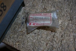 KAWASAKI Z1 Z900 KL250 Z1000 PASADOR DE PISTÓN GUDGEON 13002-022 GENUINO NOS - Imagen 1 de 2