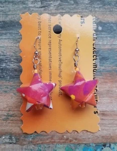 Handmade Recycled Orange & Pink Lucky Origami Stars Magazine Paper Art Earrings - Bild 1 von 3