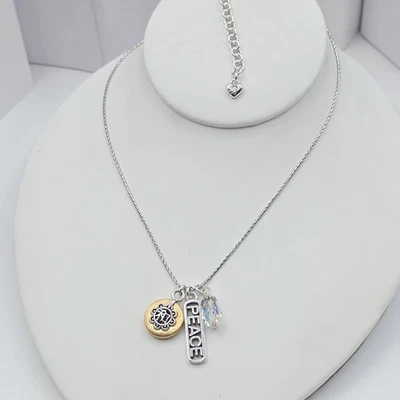 Encantador collar Brighton Peace plata oro doble tono cristal dijes capas 18 Foto 1 de 4