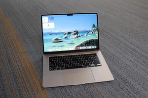 Apple MacBook Air A3114 2024 15.3", Apple M3, 256GB SSD, 16GB DDR5 Laptop - Picture 1 of 12