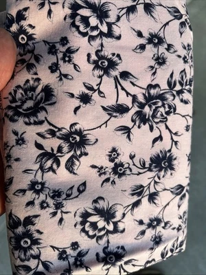 Cranston VIP Quilt Cotton Fabric 1 yd+ x 44 Blue Roses On Pale Pink Craft Sew - Image 1 of 4