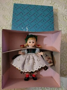 Vintage Madame Alexander Puppe 1980er Jahre mit Box # 598 Österreich 7,5" Intl. NNPW Retired - Bild 1 von 8