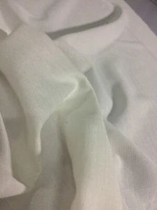 OFF WHITE STRETCH NYLON LINING FABRIC : 140CM WIDE : $3.00 PER METRE - Foto 1 di 3