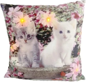 Funda de almohada Alottagifts gris gato blanca con luces 18x18 - Imagen 1 de 3