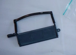 Apple Fan Rubber Support Right MacBook Pro 15 A1398 Late 2013 2014 2015 + Screw - Picture 1 of 3