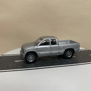 Maisto Speed Wheels 1999-2002 Chevrolet Silverado 1500 Pickup Truck Silver 1:64 - Picture 1 of 13