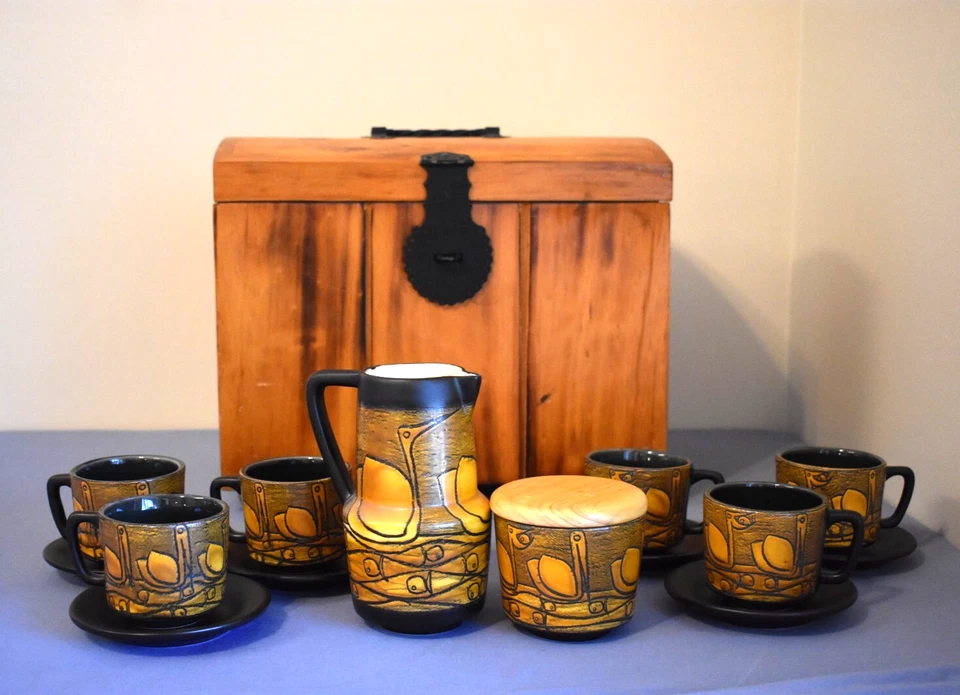 Eduardo Vega Vintage Art Pottery Coffee/Tea Service Set Cuenca Ecuador (16 Pcs) - Image 1 of 4