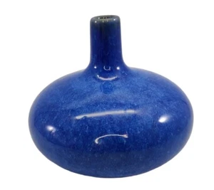 Jarrón Pier 1 Studio Pottery Squat alto brillo esmaltado bulbo azul - Imagen 1 de 12