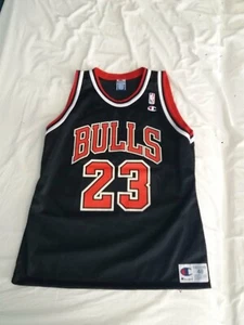 ***VENDO CANOTTA NERA CHICAGO BULLS - MICHAEL JORDAN - N° 23 - ORIGINALE*** - Imagen 1 de 9