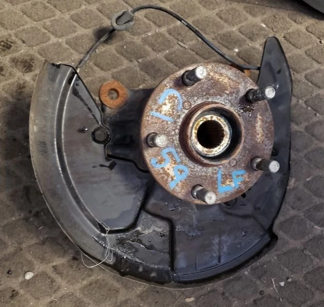 2015-2019 Subaru Legacy Outback Front Left Driver Spindle Knuckle Oem - Image 1 of 4