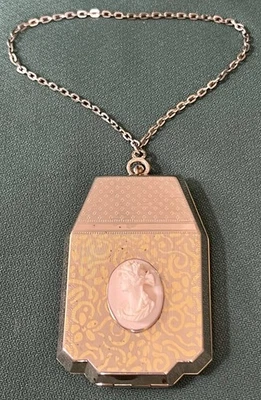 VTG ART DECO 1930-40s DANCE PURSE/COMPACT ORNATE WITH HIGHT RELEIF CAMEO FRONT - Image 1 of 4