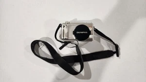 Olympus Camedia C-770 Ultra Zoom Digital Camera Silver 4.0 MP 10x Optical Zoom - Picture 1 of 6