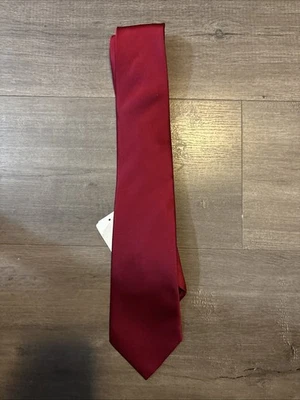 Corbata Arrow para hombre roja lisa.  100 % seda, hecho en China Foto 1 de 3