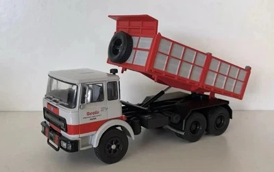 DE AGOSTINI 1:43 Camion d'epoca Trucks OM 300 P 6x4 GIROTTI - Immagine 1 di 4
