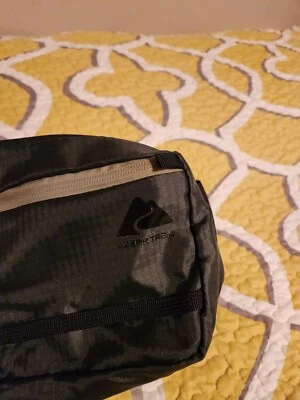 New Ozark Trail 3.5 Ltr Waist Pack, Green, Unisex, Polyester Zipper - Image 1 of 4