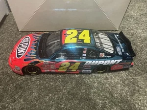Jeff Gordon #24 Dupont Action 1:24 Scale Stock Car 2002 Monte Carlo - Picture 1 of 7