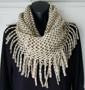 Bufanda infinita mejorada con flecos de punto de oruga beige y gris para mujer ¡NUEVA! - Imagen 1 de 2