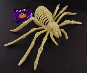 Halloween / SPIDER Skeleton / PLASTIC / SEASONAL / FIGURINE / HOLIDAY DECORATION - Picture 1 of 3