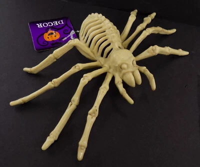 Halloween / SPIDER Skeleton / PLASTIC / SEASONAL / FIGURINE / HOLIDAY DECORATION - Image 1 of 3