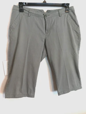 Columbia Womens Pants 12 Army Green Capri Chino Khaki Pockets Outdoors Office - Image 1 of 4