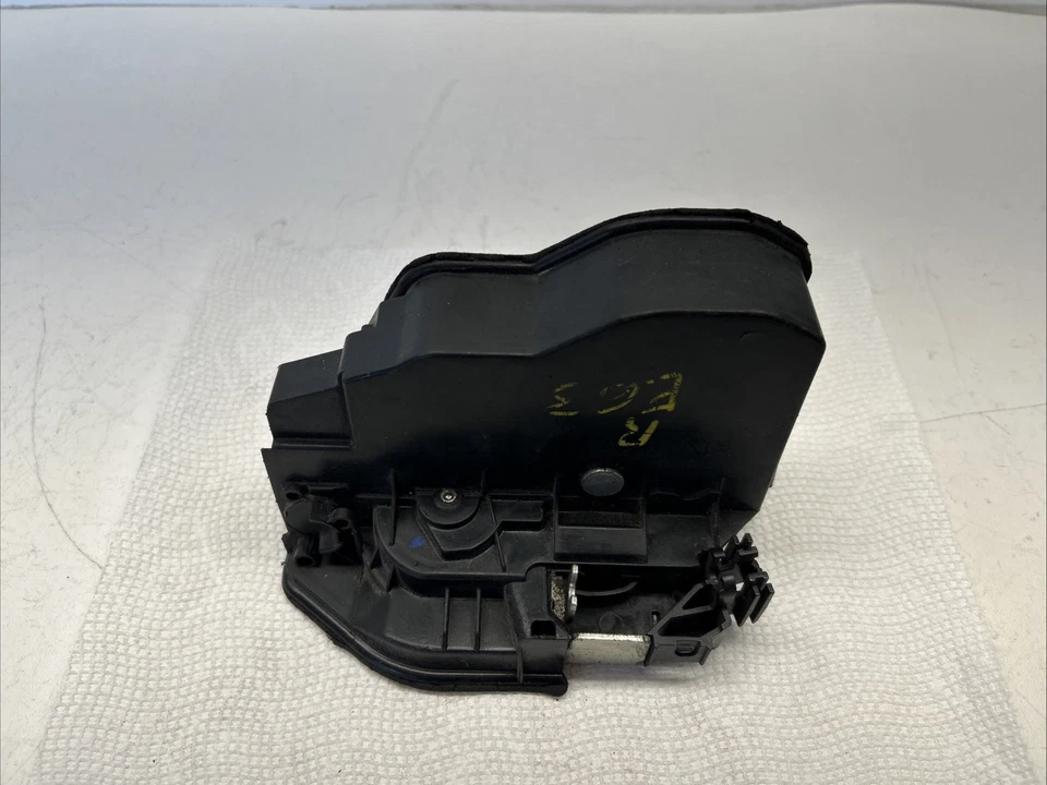 Actuador de bloqueo de pestillo de puerta delantera derecha OEM PARA BMW M2 M235I 7202146 2014 2015 2016 Foto 1 de 4