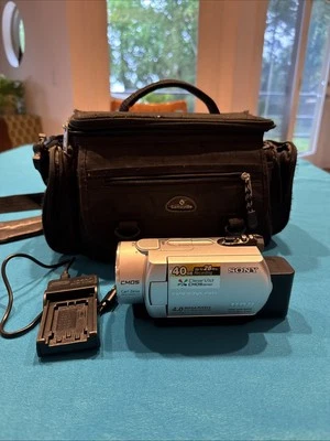Sony Handycam 40GB HDD DCR-SR200 Camcorder Bundle ,Charger & Case-Tested & Wrks - Image 1 of 4