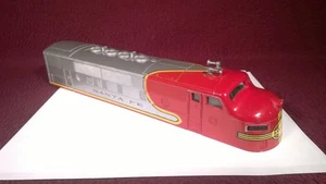 LIONEL POST WAR 2383 F3 DIESEL LOCOMOTIVE SHELL - WARBONET SANTA FE - Picture 1 of 7