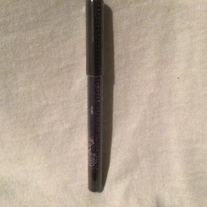 KAT VON D AUTOGRAPH PENCIL CRAYON PURPLE HOMIE - Picture 1 of 2