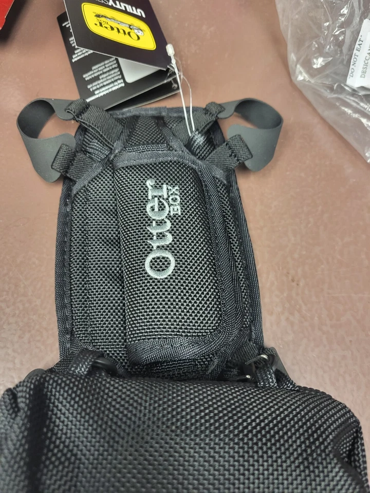 Otterbox Utility Latch II hands free tablet holder 7"- 8"  Samsung LG Toshiba - Image 1 of 4