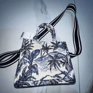 H&M Jacquard Weave Small Navy Beige Palm Tote Handbag Limited Ed - Picture 1 of 6