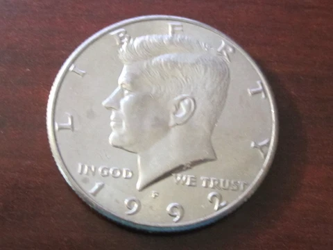 1992 P KENNEDY HALF DOLLAR NICE COIN FREE SHIPPING! Cover