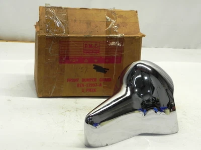 DE COLECCIÓN 1957 FORD FAIRLANE, VICTORIA Y CUSTOM LH PROTECTOR DE PARACHOQUES DELANTERO FABRICANTE DE EQUIPOS ORIGINALES NOS Foto 1 de 4