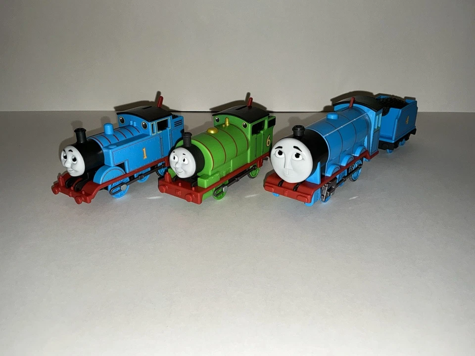 Thomas, Percy & Gordon motorizados 80 2025 (del paquete de celebración del motor) Foto 1 de 1