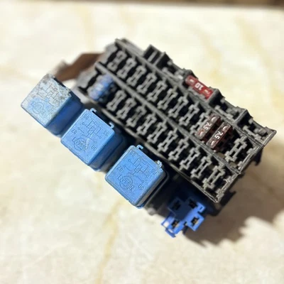 Nissan Vanette 1978-2007 Under Dash Interior Fuse and Relay Box - Image 1 of 4