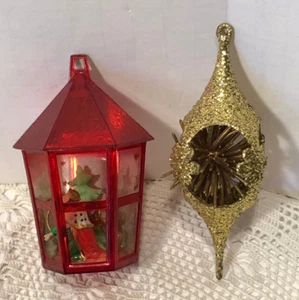 2 VINTAGE CHRISTMAS TREE ORNAMENTS JEWEL BRITE DIORAMA NATIVITY & ATOMIC AGE - Picture 1 of 6