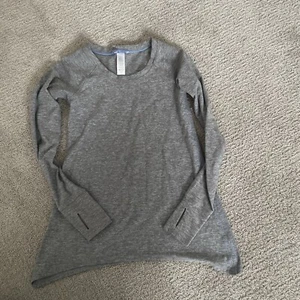 NWOT Ivivva Girl's Gray Top Long Sleeve T-Shirt w/ Thumbholes Size 14 Stretch - Picture 1 of 7