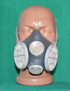 Bulgarian Army rubber Face Mask Gas Mask Respirator MR-70 - Picture 1 of 4