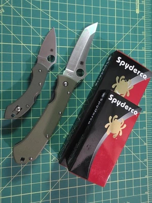 Spyderco Lum Tanto Green G-10 M390 Spyderco Dragonfly OD G10 Vg-10 Combo Set - Image 1 of 4