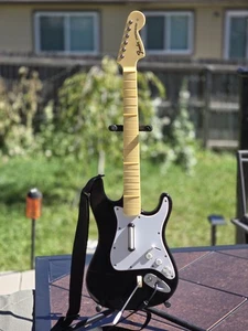 Rock Band Xbox 360 Harmonix Wired Fender Stratocaster Guitar Controller 822152 - Bild 1 von 8