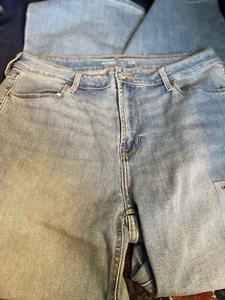 Old Navy High Rise Flare size 14 Jeans - Picture 1 of 2