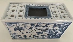 Mottahedeh Portugal Flower Brick Frog/Vase Metropolitan Museum of Art Blue White - Picture 1 of 14