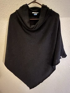 KAVU "Pretty Poncho" einfarbiger schwarzer Pullover One Size OSFA Cover Up Wärme kuschelig - Bild 1 von 15