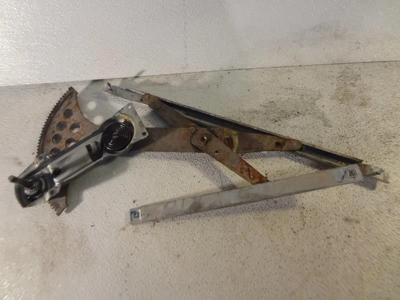 Passenger Right Manual Window Regulator for 95-05 Chevrolet Cavalier - Image 1 of 4