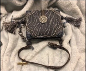 Stunning Mary Frances beaded pill box purse RETAIL $298 - Picture 1 of 10