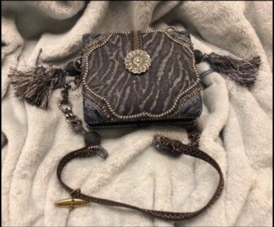 Stunning Mary Frances beaded pill box purse RETAIL $298 - Image 1 of 4